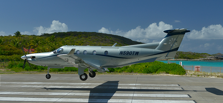 Pilatus_PC_12_Landing_St_Barth.jpg