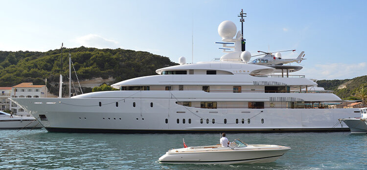 yacht.jpg